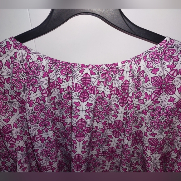 Lightweight Fuchsia Pink Floral Tunic w/ Lace Section - Picture 5 of 10